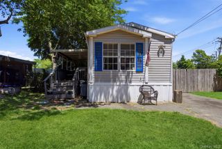 1137 Unit 124 Lincoln Avenue, Holbrook, NY 11741