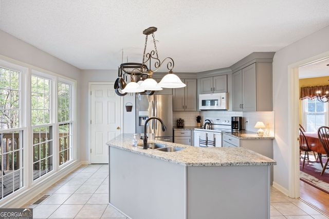 2093 Halfmoon Bluff NW, Kennesaw, GA 30152