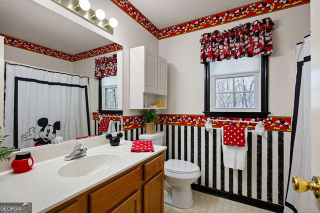 2093 Halfmoon Bluff NW, Kennesaw, GA 30152