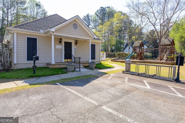 2093 Halfmoon Bluff NW, Kennesaw, GA 30152