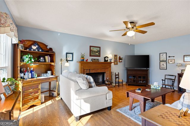 2093 Halfmoon Bluff NW, Kennesaw, GA 30152