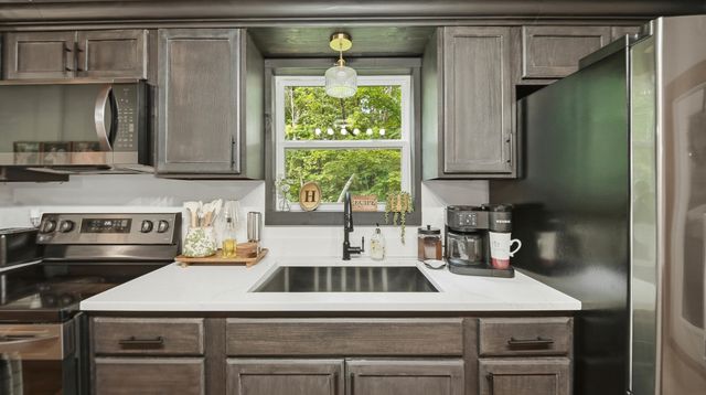 700 Upper Firetower Road, Sequatchie, TN 37374
