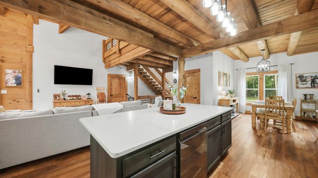 700 Upper Firetower Road, Sequatchie, TN 37374