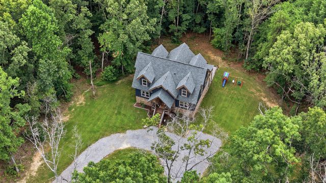 700 Upper Firetower Road, Sequatchie, TN 37374