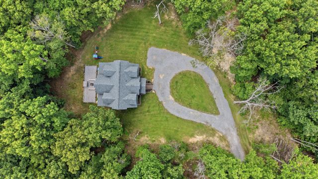 700 Upper Firetower Road, Sequatchie, TN 37374