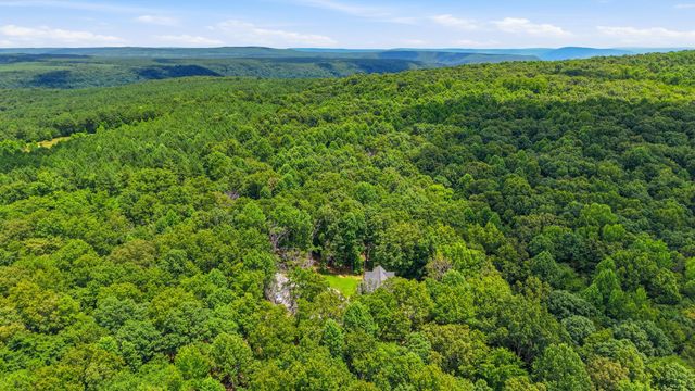 700 Upper Firetower Road, Sequatchie, TN 37374