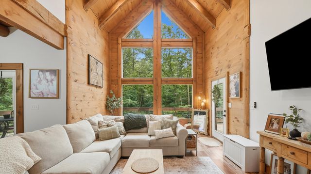 700 Upper Firetower Road, Sequatchie, TN 37374