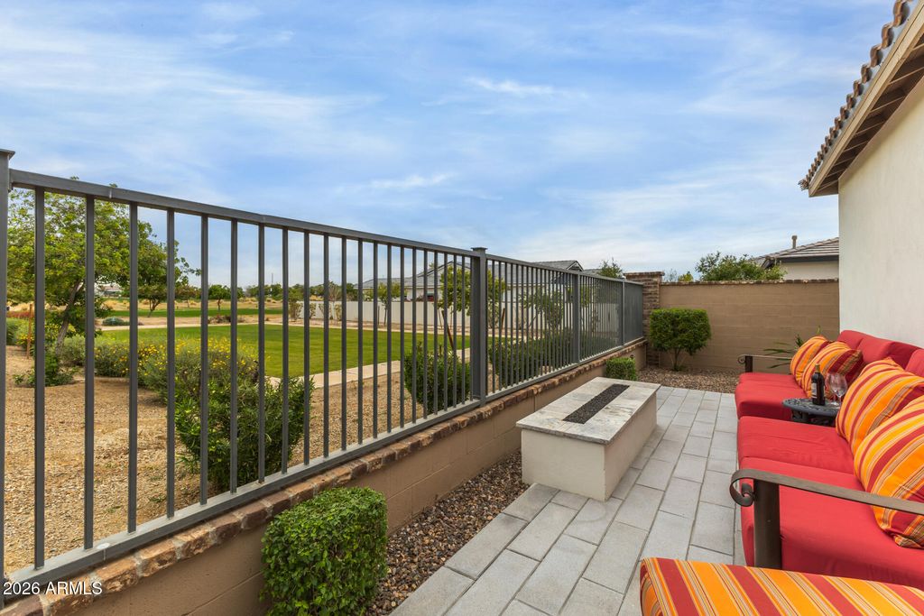 11531 N JEROME Street, Surprise, AZ 85388 — photo 2