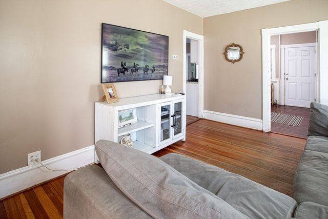 318 Cypress St, Fall River, MA 02720