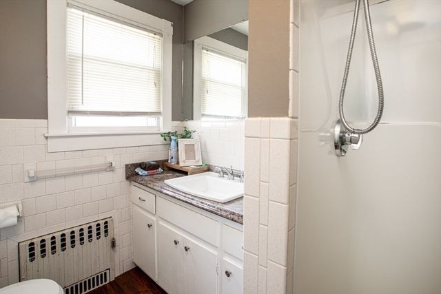 318 Cypress St, Fall River, MA 02720