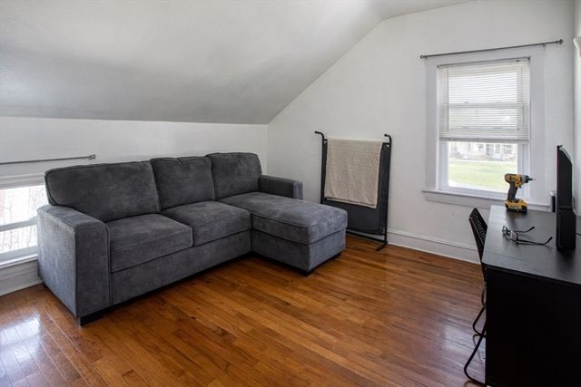 318 Cypress St, Fall River, MA 02720