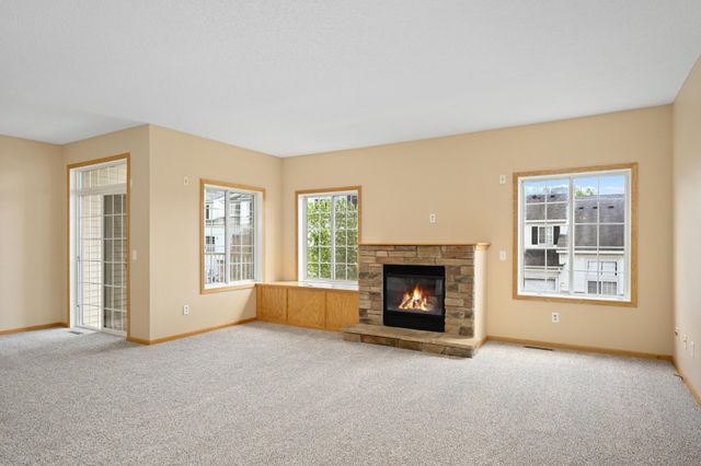 6833 Pine Crest Trl S, Cottage Grove, MN 55016