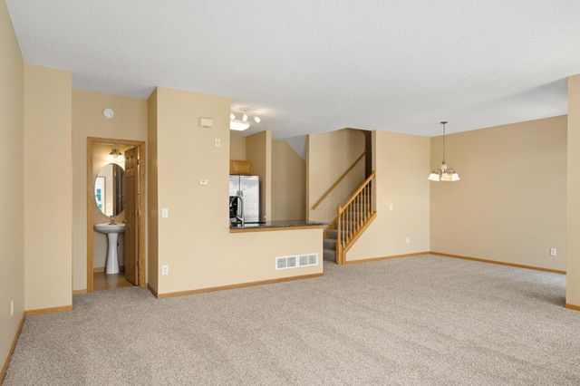 6833 Pine Crest Trl S, Cottage Grove, MN 55016