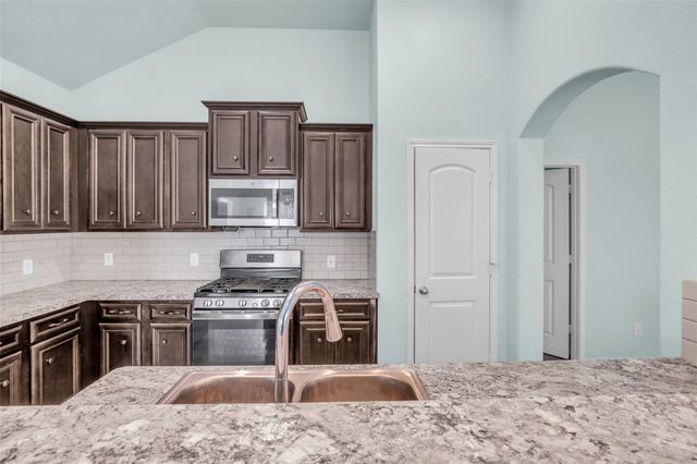 15031 Meadow Glen N, Conroe, TX 77306