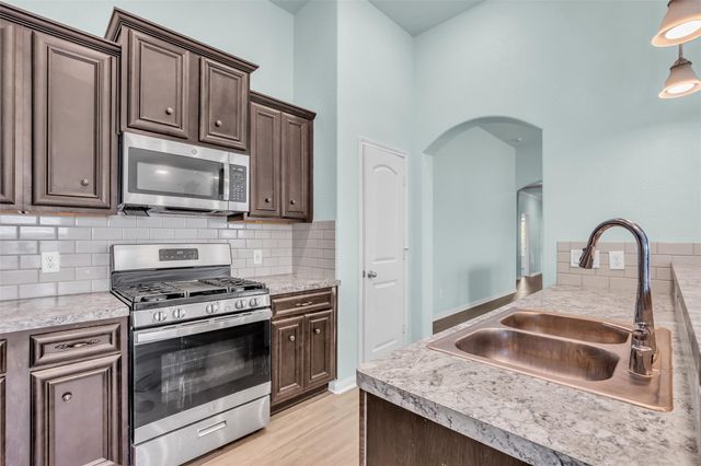 15031 Meadow Glen N, Conroe, TX 77306