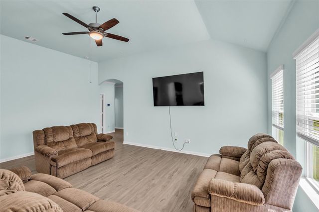 15031 Meadow Glen N, Conroe, TX 77306