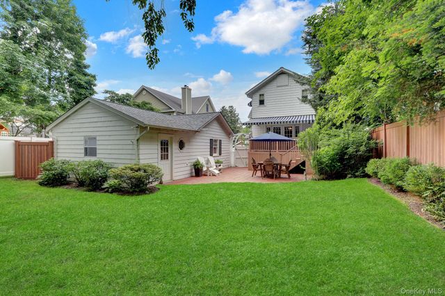 56 Oakland Street, Huntington, NY 11743
