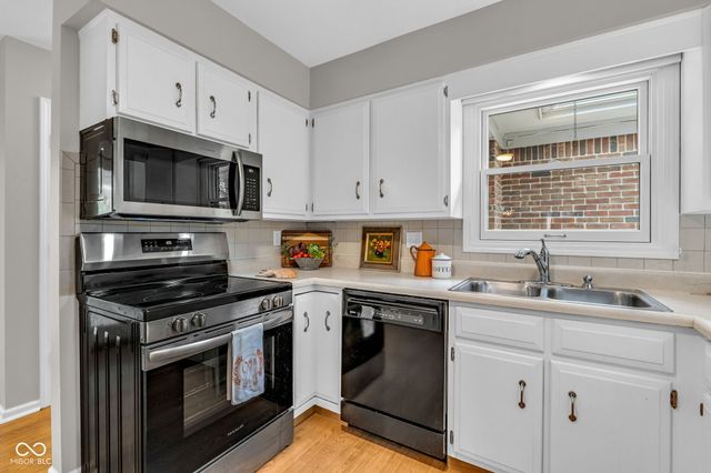 5320 Whisperwood Lane, Indianapolis, IN 46226