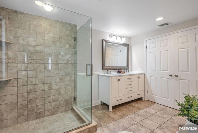 243 Hempstead Road, Ridgewood, NJ 07450
