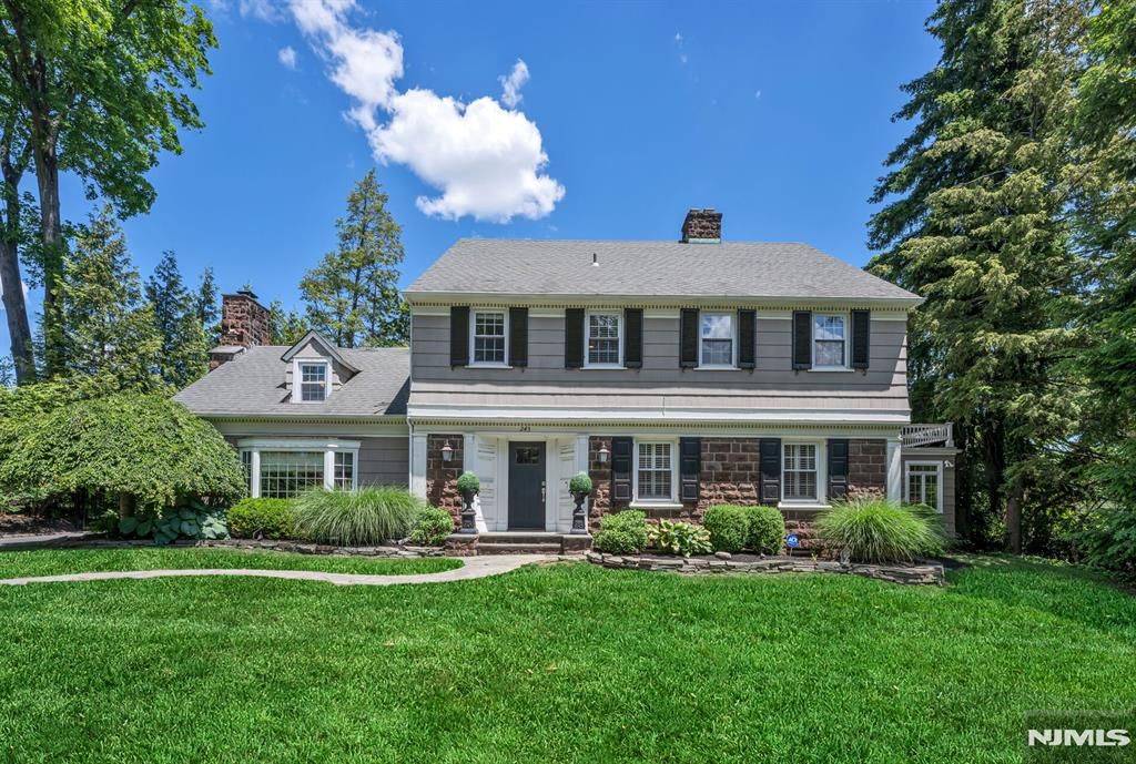 243 Hempstead Road, Ridgewood, NJ 07450