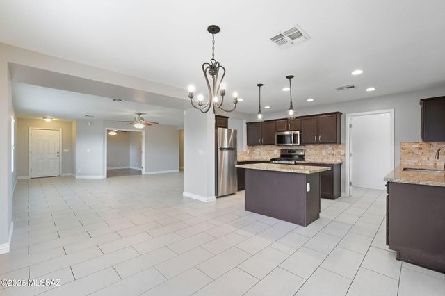 13668 E Diablo Creek Drive, Vail, AZ 85641