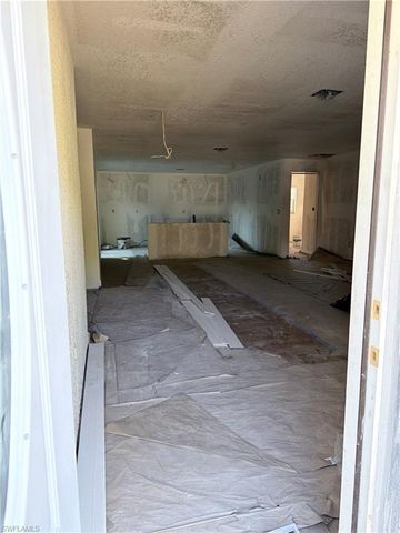 3000 Poinciana DR, Naples, FL 34105