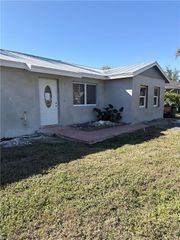 3000 Poinciana DR, Naples, FL 34105