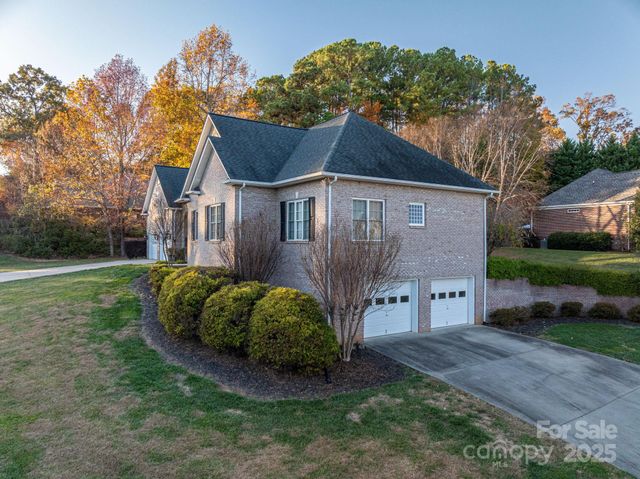 7522 Turnberry Lane, Stanley, NC 28164