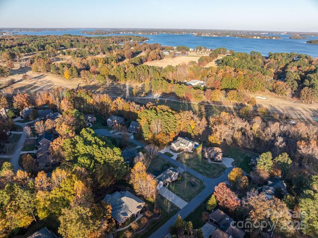 7522 Turnberry Lane, Stanley, NC 28164