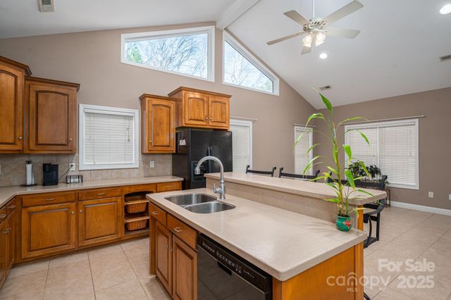 7522 Turnberry Lane, Stanley, NC 28164