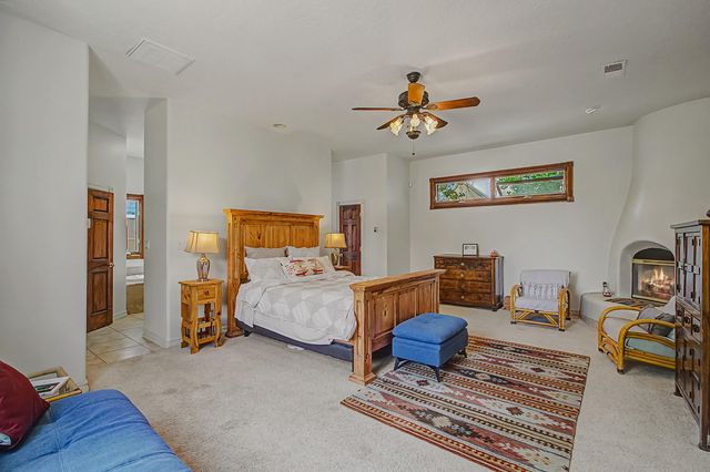 315 Laguna Seca Lane NW, Albuquerque, NM 87104