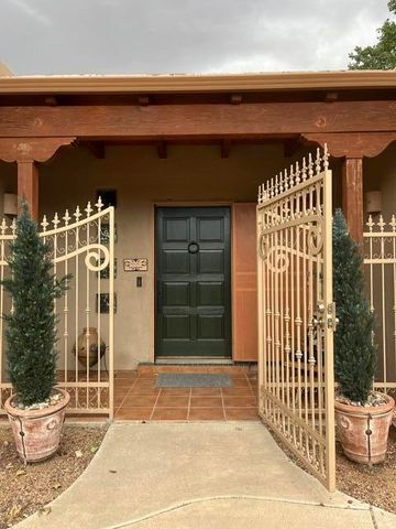 315 Laguna Seca Lane NW, Albuquerque, NM 87104