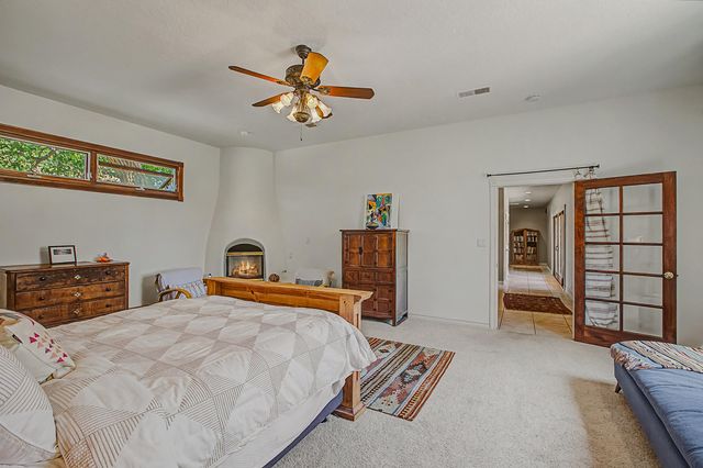 315 Laguna Seca Lane NW, Albuquerque, NM 87104