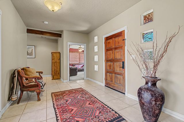 315 Laguna Seca Lane NW, Albuquerque, NM 87104