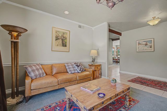 315 Laguna Seca Lane NW, Albuquerque, NM 87104