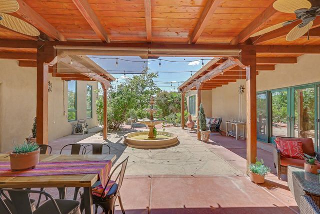 315 Laguna Seca Lane NW, Albuquerque, NM 87104