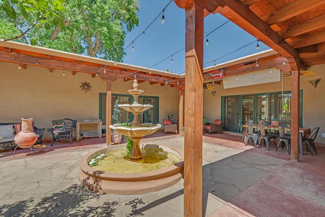 315 Laguna Seca Lane NW, Albuquerque, NM 87104