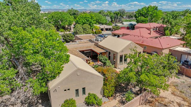 315 Laguna Seca Lane NW, Albuquerque, NM 87104