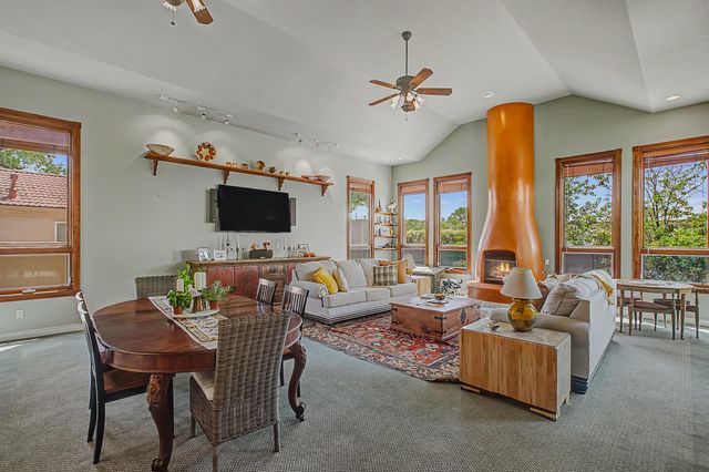 315 Laguna Seca Lane NW, Albuquerque, NM 87104