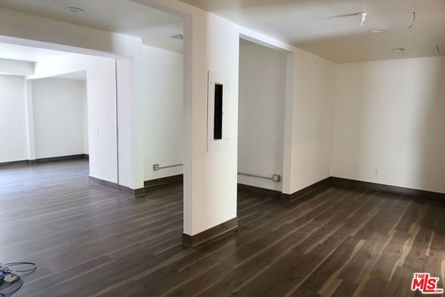 5862 Avalon Boulevard, Los Angeles, CA 90003