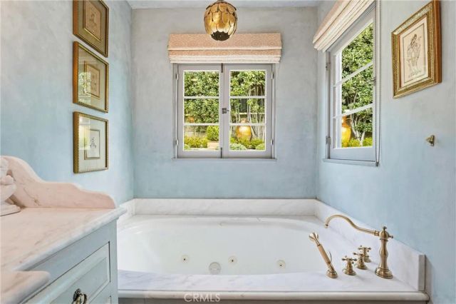 260 High, Laguna Beach, CA 92651
