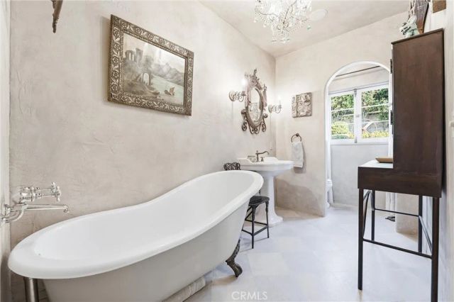 260 High, Laguna Beach, CA 92651