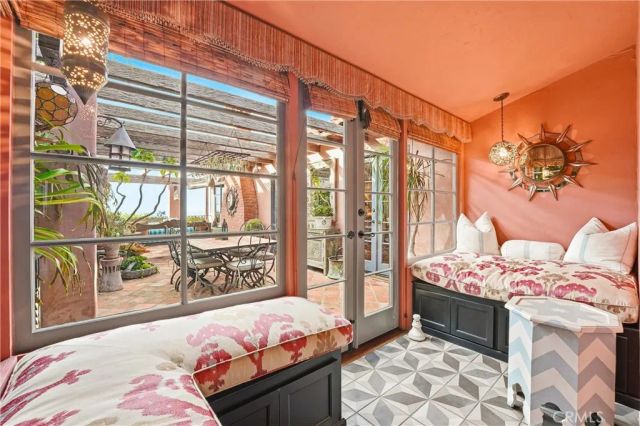 260 High, Laguna Beach, CA 92651