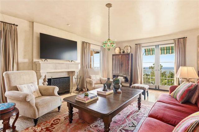 260 High, Laguna Beach, CA 92651