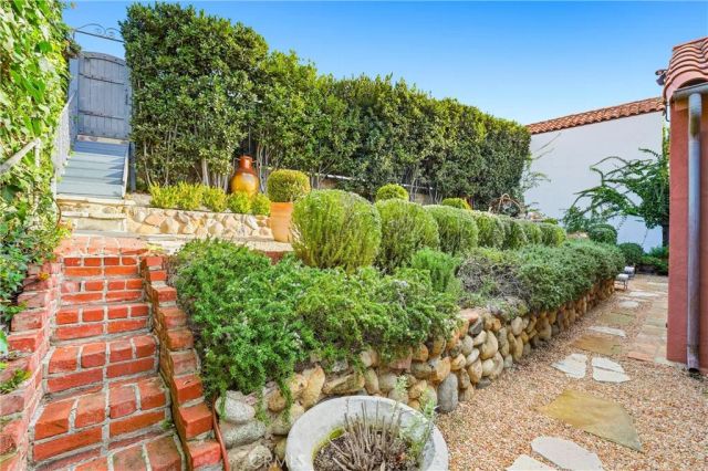 260 High, Laguna Beach, CA 92651
