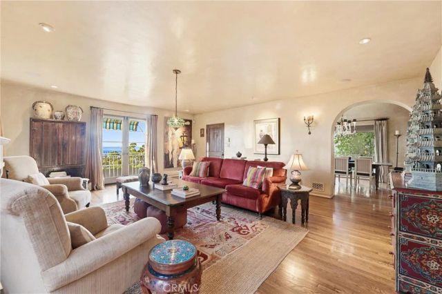 260 High, Laguna Beach, CA 92651