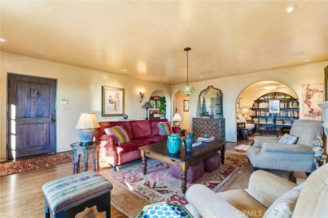 260 High, Laguna Beach, CA 92651