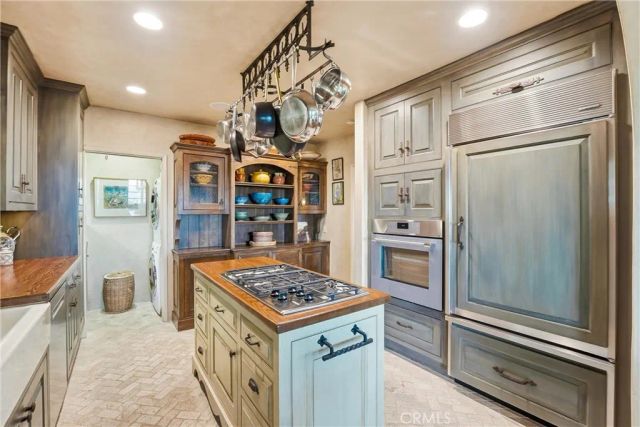 260 High, Laguna Beach, CA 92651