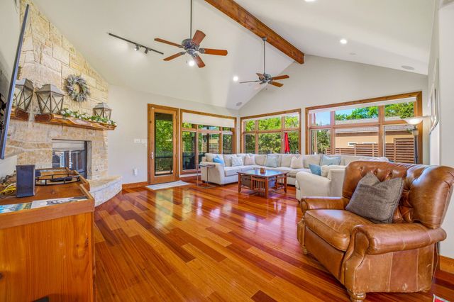 624 Williamsburg Court, Granbury, TX 76048