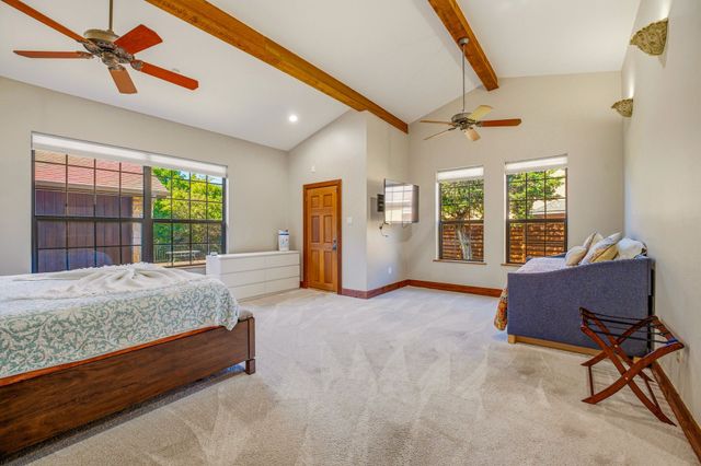 624 Williamsburg Court, Granbury, TX 76048